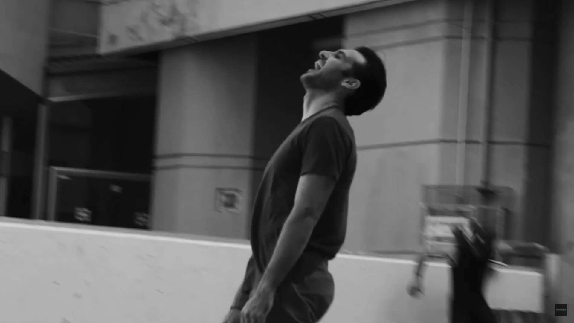 Capsuke Skateboard commercial